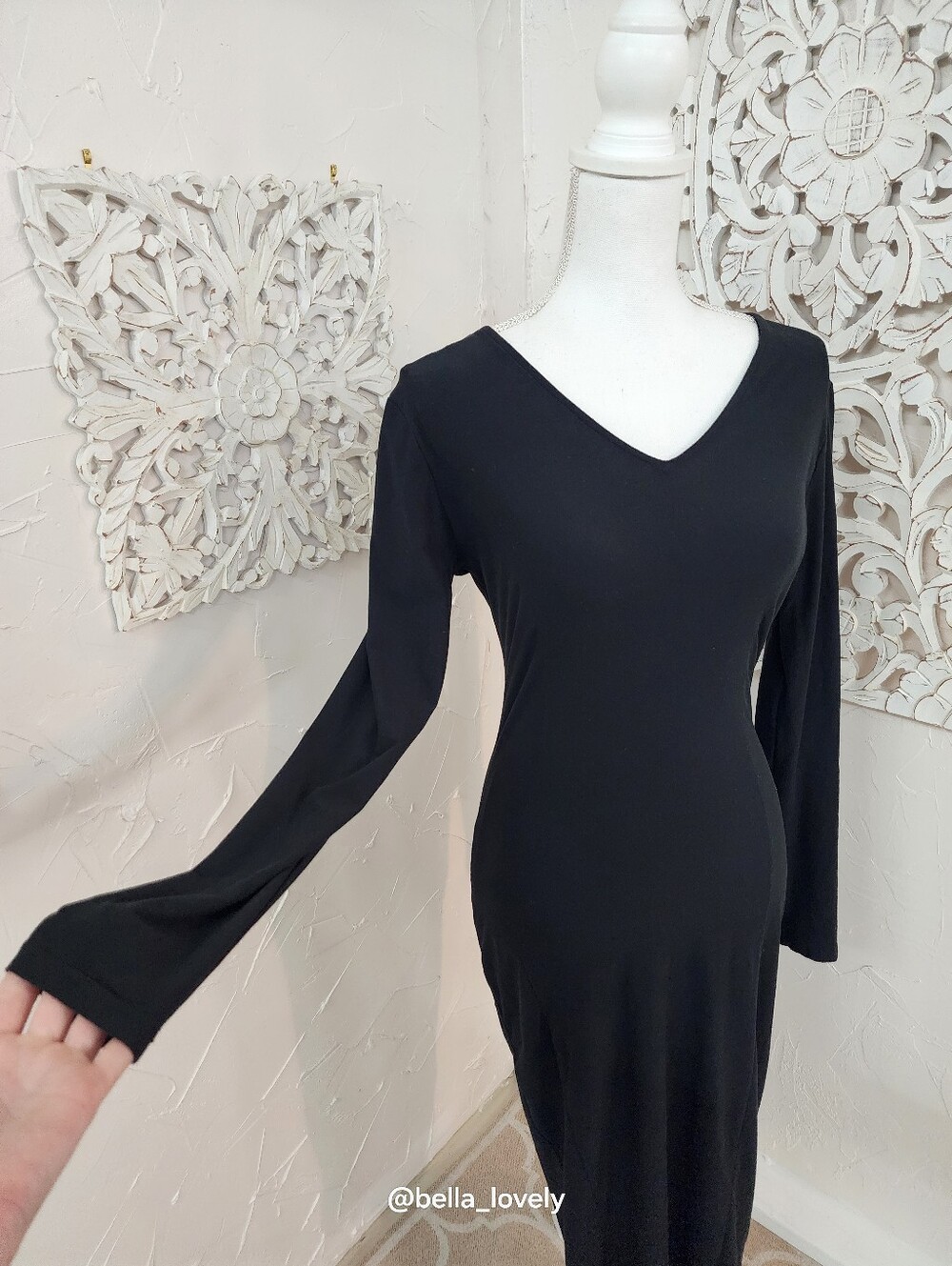 Criss Cross Open Back Women's Black Long Sleeve V-Neck Midi Dress - Picture 3 of 4